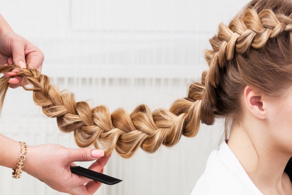 Trendige Flechtfrisuren vor Ort - Ihr mobiler Friseur in Hamburg
