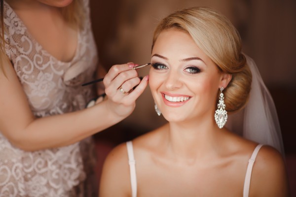 Tages-, Abend- oder Braut-Make-up - Ihr mobiler Friseur in Hamburg